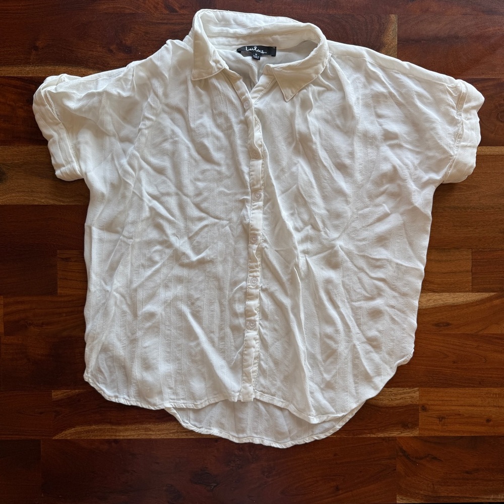Lulus Short-Sleeve Button Front Shirt in White